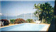 piscina.jpg (11203 bytes)