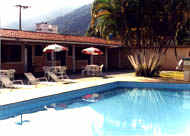 piscina1.jpg (15043 bytes)