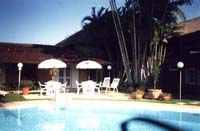 piscina1.jpg (13401 bytes)