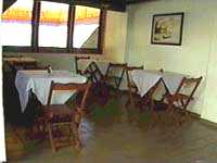 cafe.jpg (12870 bytes)