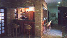 bar.jpg (13280 bytes)